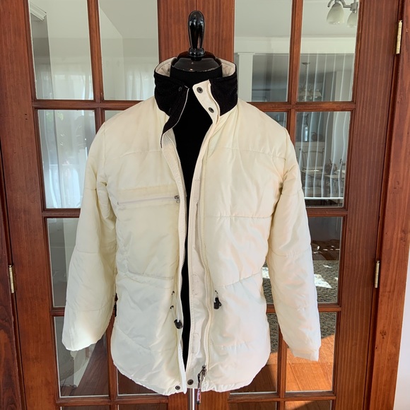 L.L. Beans Woman’s Winter Coat - Picture 11 of 13